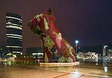 large sculpture Puppy by Jeff Koons in Bilbao