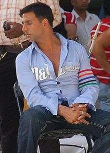 A photograph of Kumar from the set of Heyy Babyy in February 2007