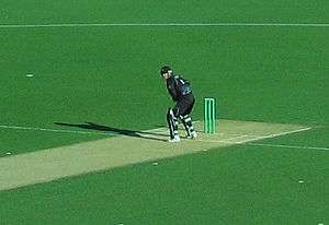 Nathan Astle batting against Australia