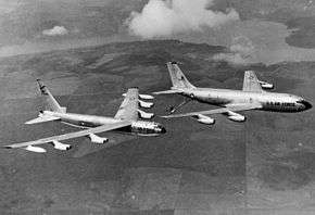 Image of B-52D during refueling