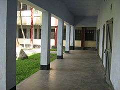 Exterior hallway at Gole Afroz College.jpg
