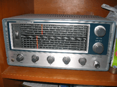 A photo of a Lafayette HA-700 vacuum tube radio receiver