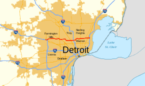 I-696 runs east–west across Detroit's northern suburbs in Oakland and Macomb counties