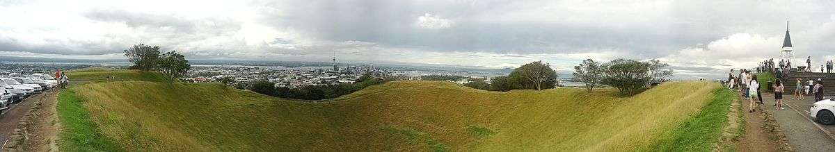 Panorama of Maungawhau / Mount Eden Crater