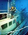 US Navy 011105-N-3093M-011 Navy deep sea diver.jpg