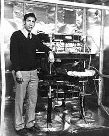 Edelstein poses in 1980 with the first MRI machine, University of Aberdeen, Scotland